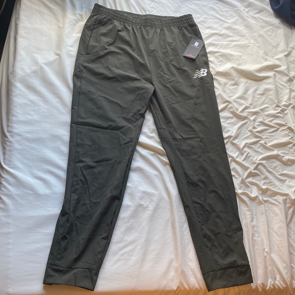 New balance tapered dark green sweatpants